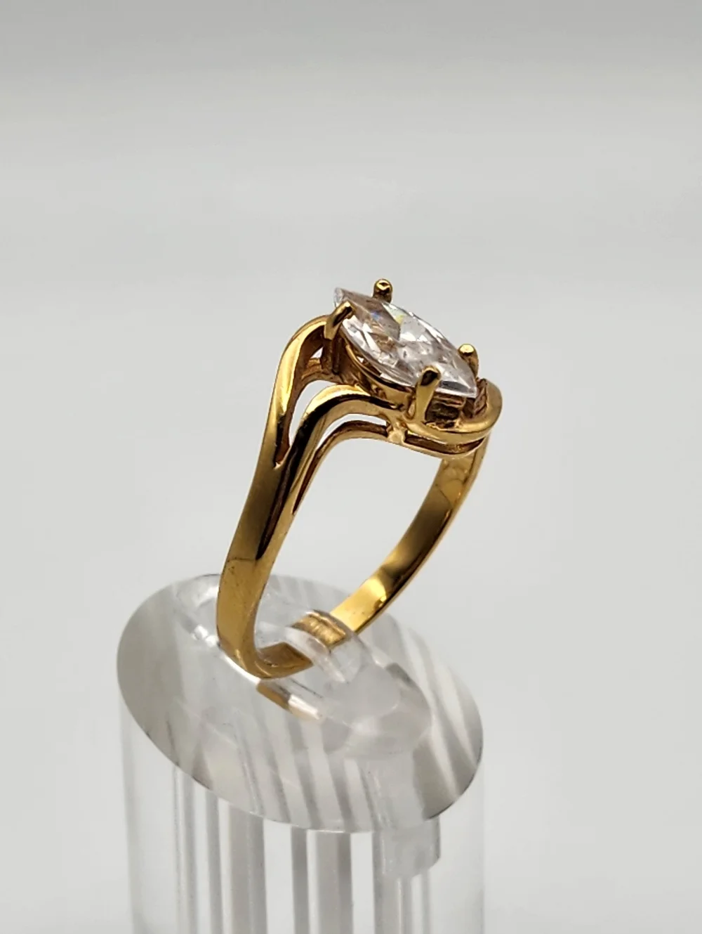 Vintage Chateau D'Argent Gold Tone Marquise Cut Cubic Zirconia Ring (11)